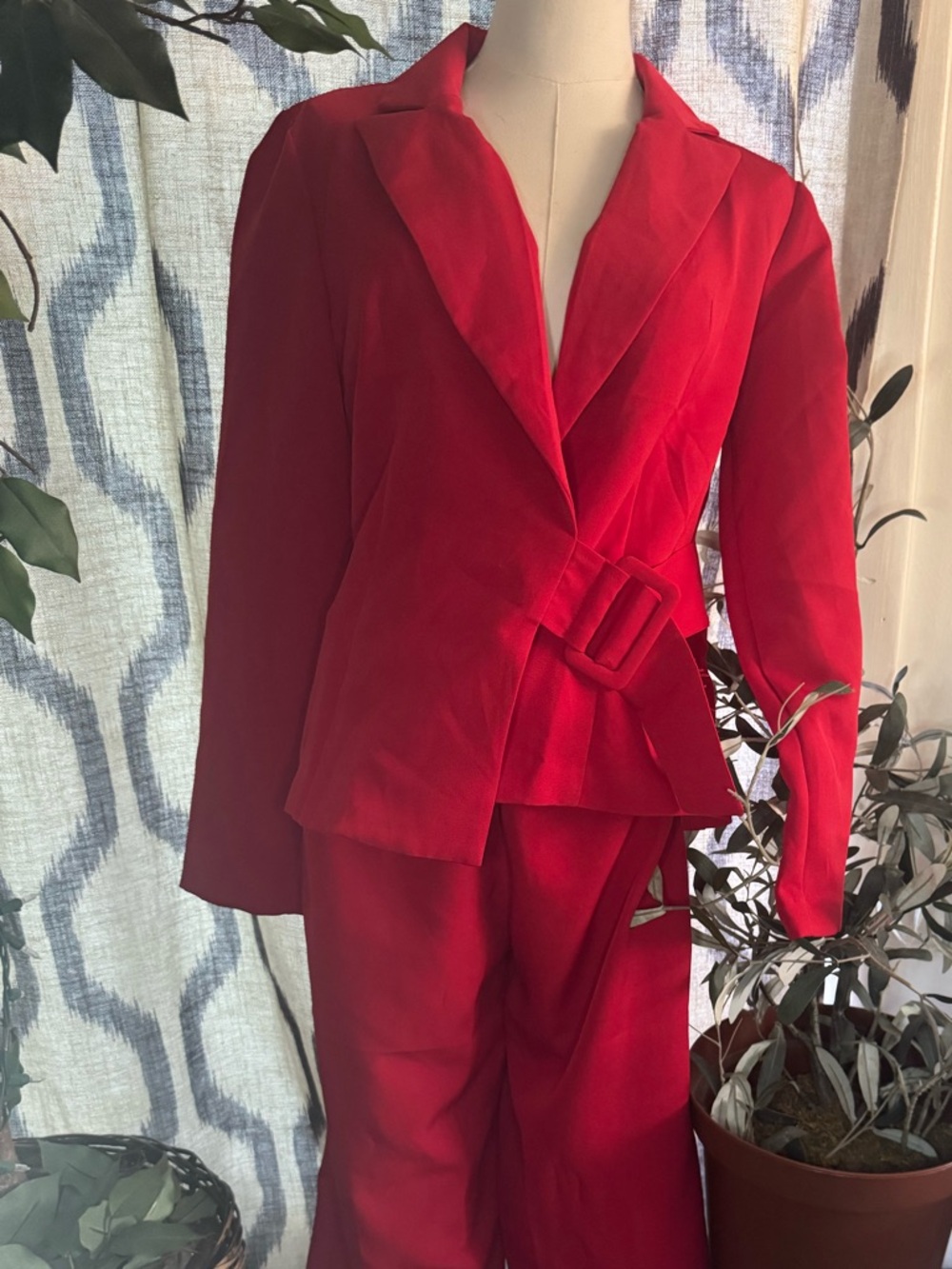 Women’s small Red Wide-Leg Belted Blazer & Pants Set